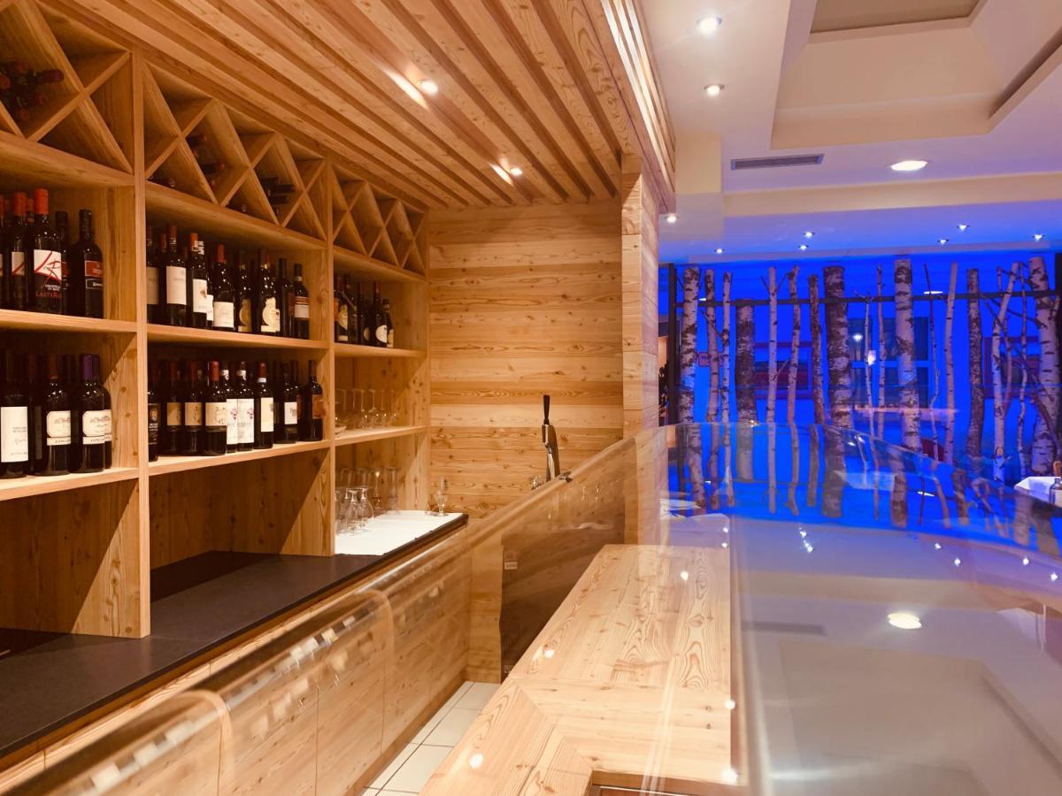 Alpholiday Dolomiti Wellness & Family Hotel ดิมาโร ภายนอก รูปภาพ